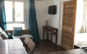 Appartement T2 En Plein Centre De Cassis